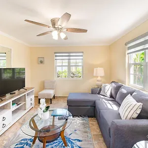 https://dover-court-apartments-steps-to-st-lawrence-gap.comcaribbean.com
